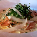 Tagliatelle gamberoni with salmone e rucola