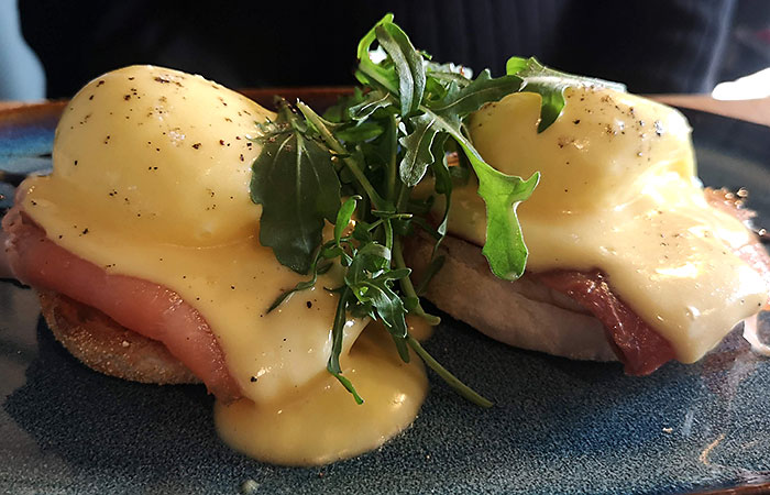 Eggs royale